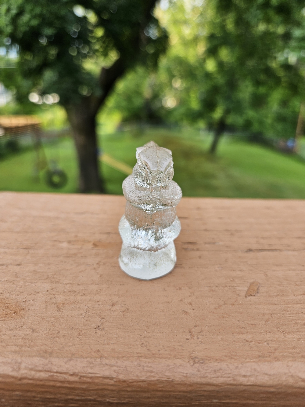 L. E. Smith Clear Glass Squirrel Figurine - Picture 4 of 7